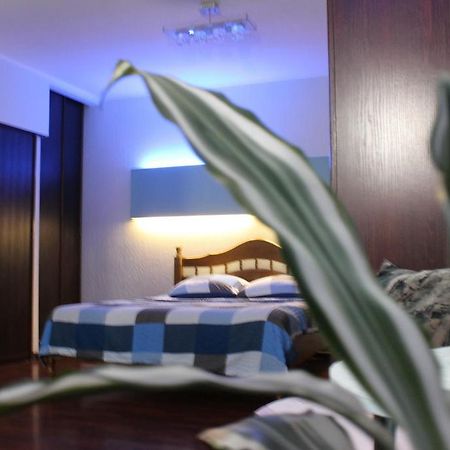Two-Room Apartment Metro Levada 카리프 외부 사진